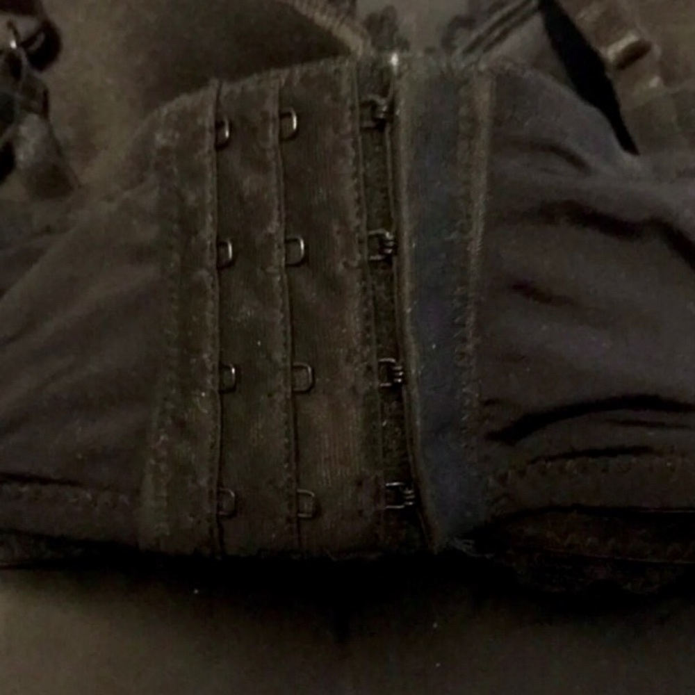 Ambrielle 36C Bra - Picture 2 of 3